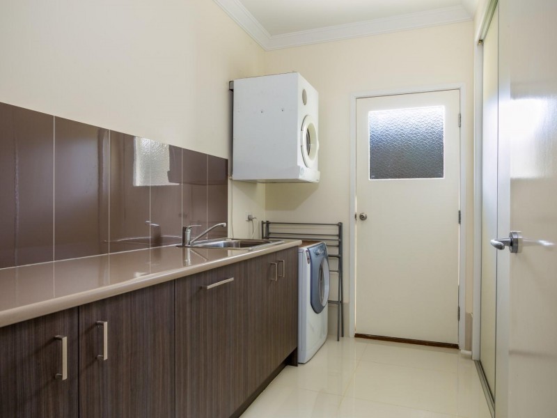 5 Gardenia Court, Southside QLD 4570