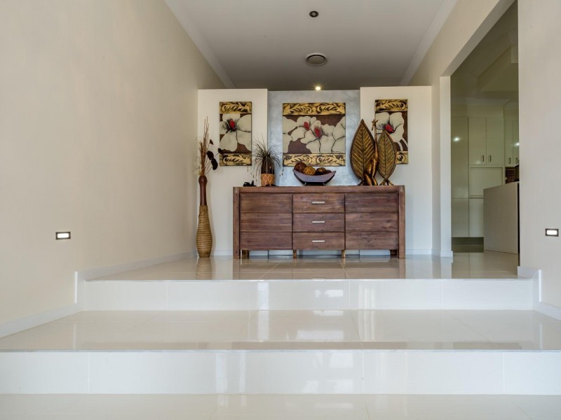 5 Gardenia Court, Southside QLD 4570