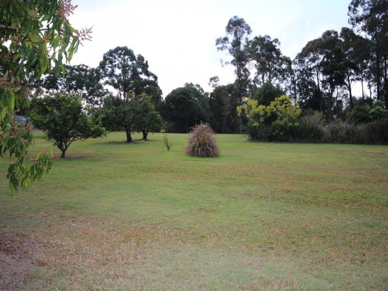 84 Rocks Road, Southside QLD 4570