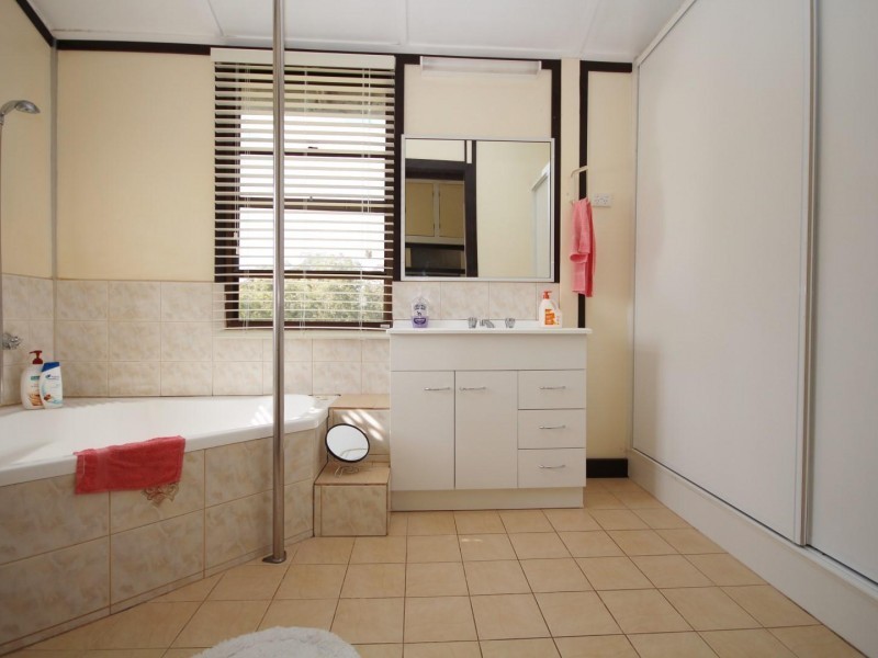 6 Friske Road, Victory Heights QLD 4570