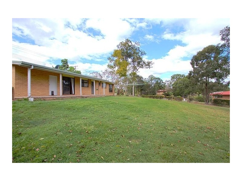 58  Watson Rd, Southside QLD 4570