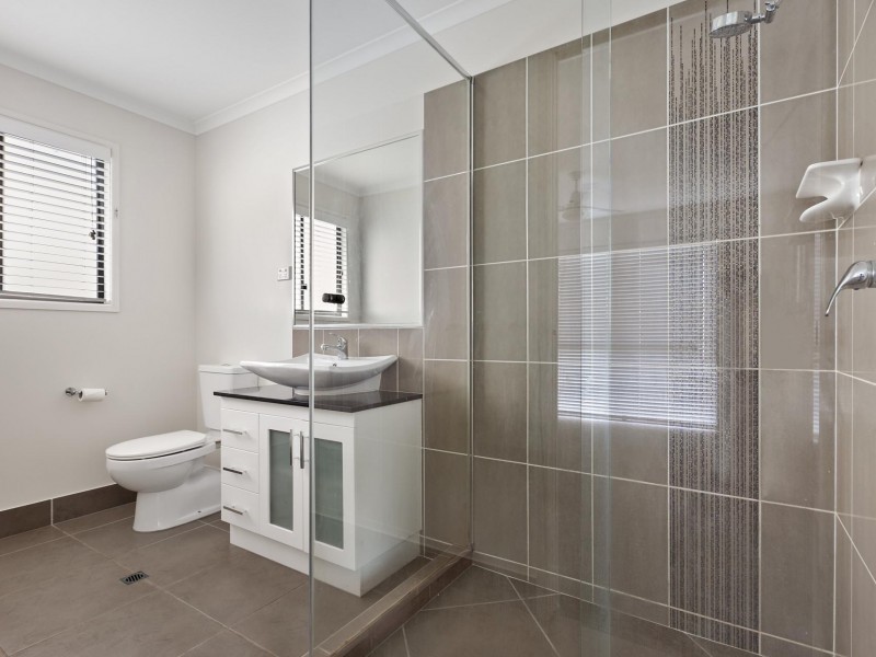 Unit 1 & 2 / 83 Groundwater Rd, Southside QLD 4570