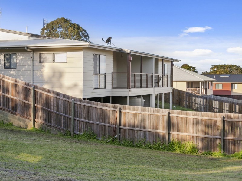 Unit 1 & 2 / 83 Groundwater Rd, Southside QLD 4570