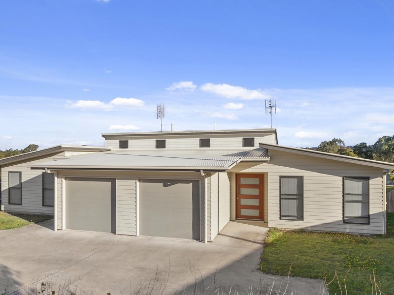 Unit 1 & 2 / 83 Groundwater Rd, Southside QLD 4570