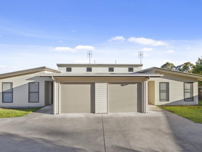 Unit 1 & 2 / 83 Groundwater Rd, Southside QLD 4570