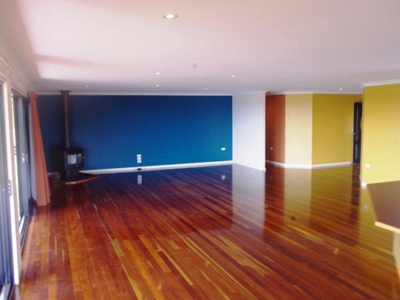 6 Meek Street, Tingoora QLD 4608