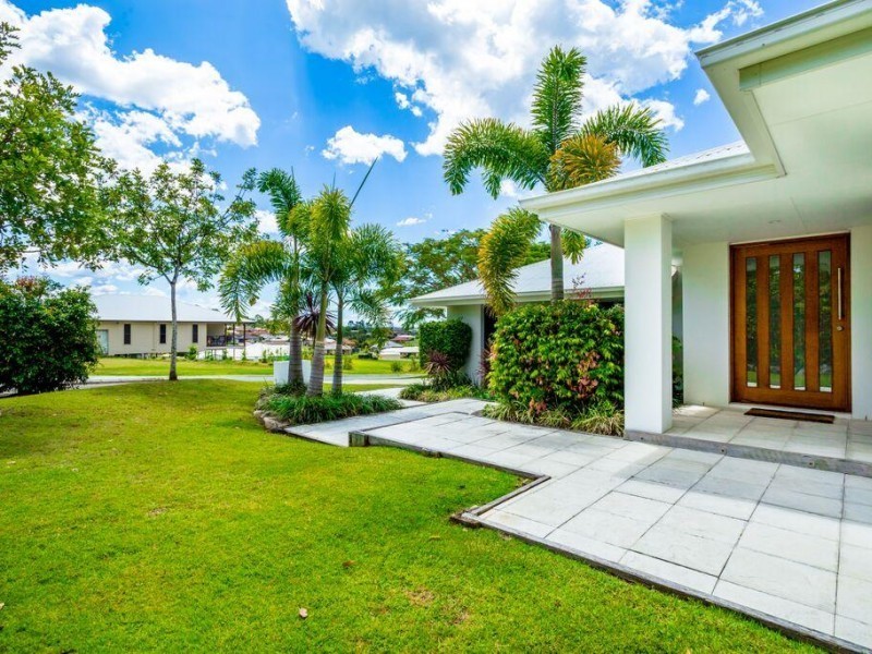 2 Callistemon Court, Southside QLD 4570