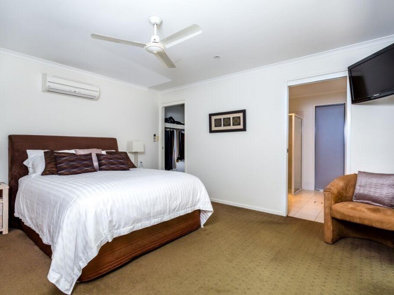 2 Callistemon Court, Southside QLD 4570
