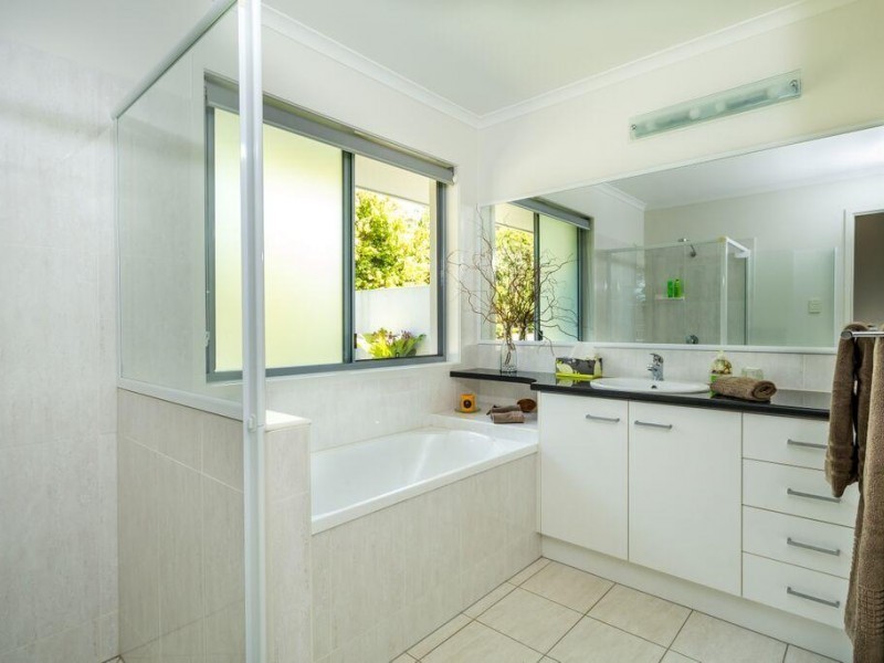 2 Callistemon Court, Southside QLD 4570