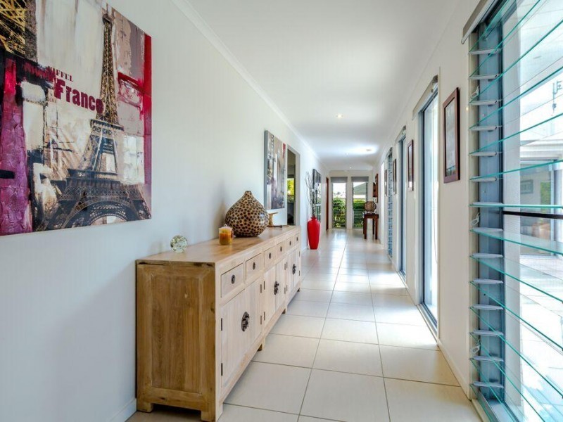 2 Callistemon Court, Southside QLD 4570