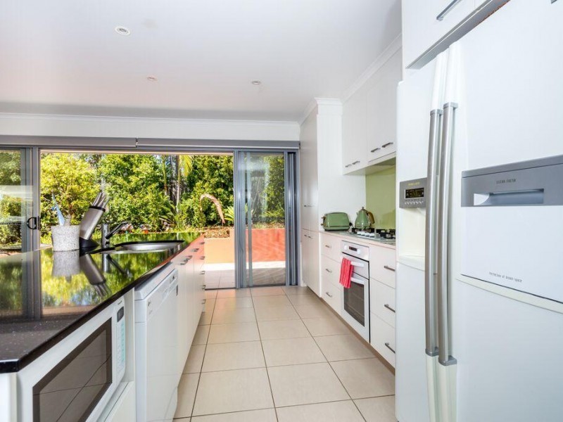 2 Callistemon Court, Southside QLD 4570
