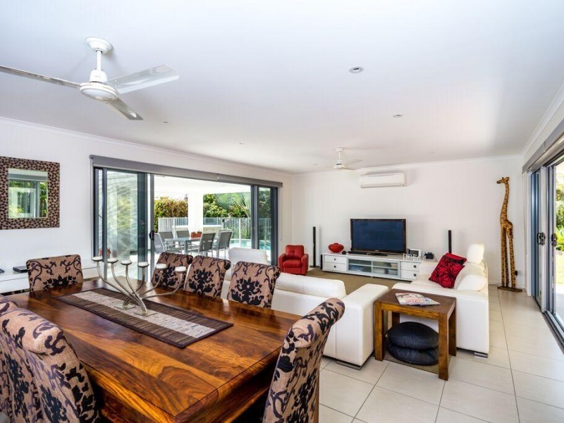 2 Callistemon Court, Southside QLD 4570