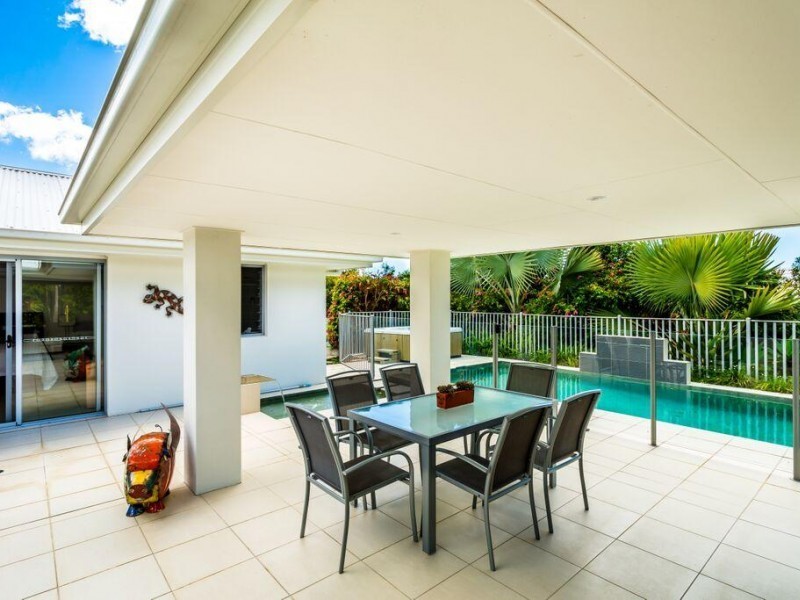 2 Callistemon Court, Southside QLD 4570