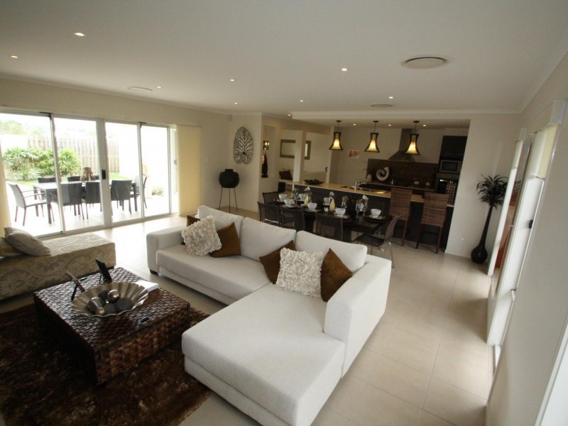 24 Majestic Place, Jones Hill QLD 4570