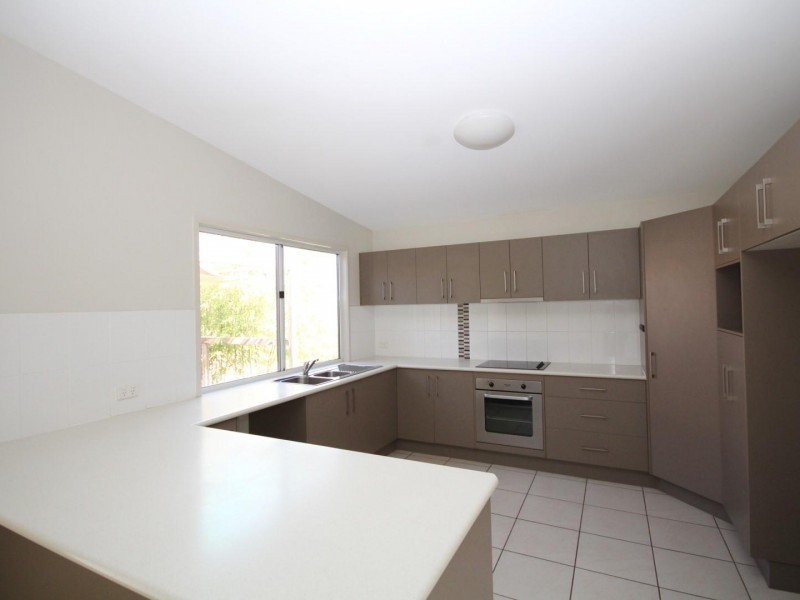 35 Presidential Ave, Jones Hill QLD 4570