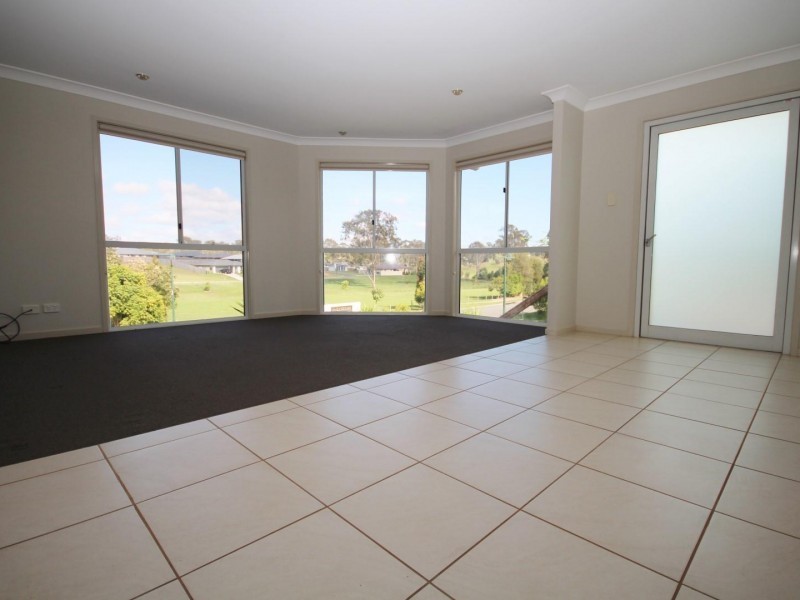 35 Presidential Ave, Jones Hill QLD 4570