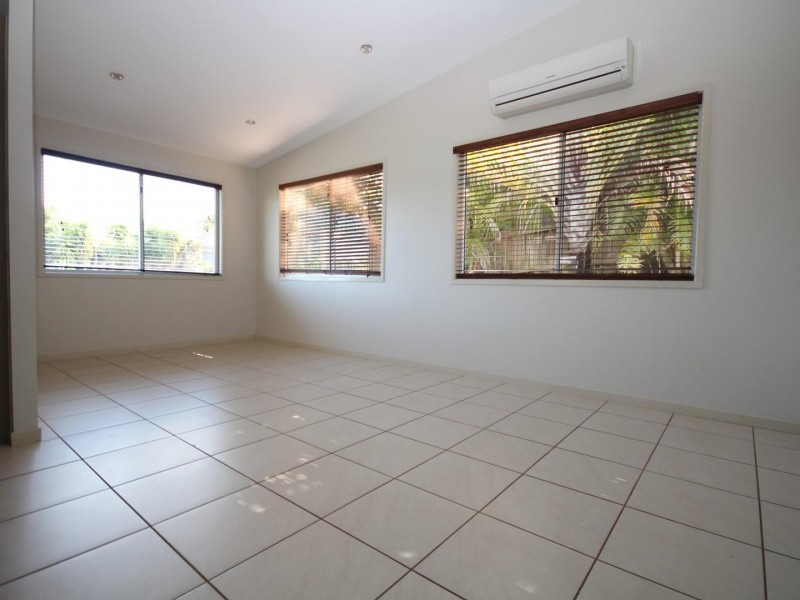35 Presidential Ave, Jones Hill QLD 4570