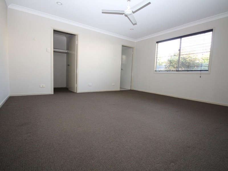 35 Presidential Ave, Jones Hill QLD 4570
