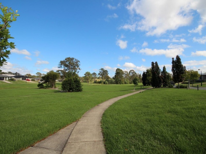 35 Presidential Ave, Jones Hill QLD 4570