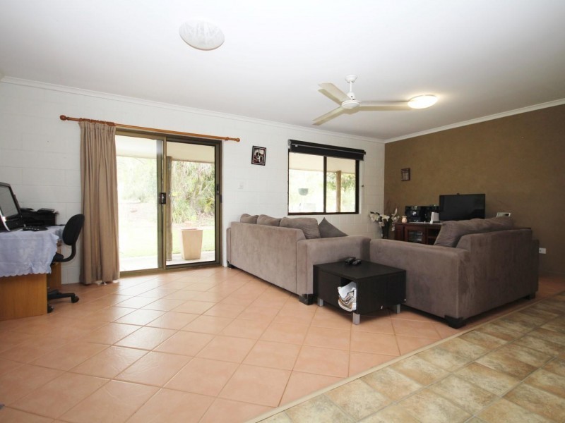 693 East Deep Creek Road, Cedar Pocket QLD 4570