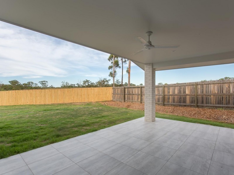 5 Iris Court, Southside QLD 4570