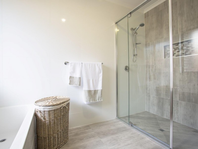 5 Iris Court, Southside QLD 4570