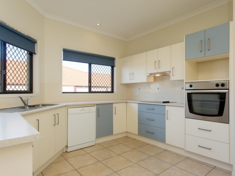 8 Kyleigh Court, Southside QLD 4570