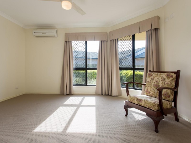 8 Kyleigh Court, Southside QLD 4570