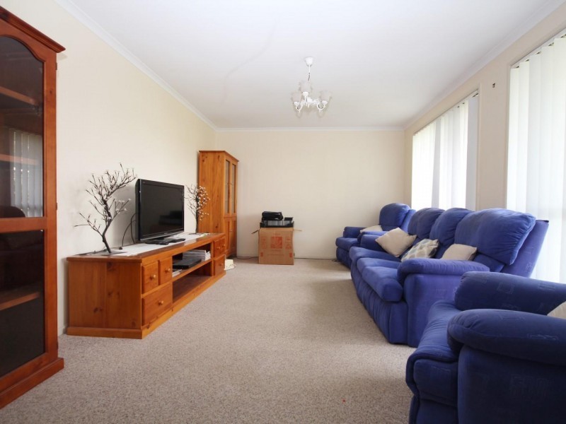 11 Fossickers Court, Southside QLD 4570