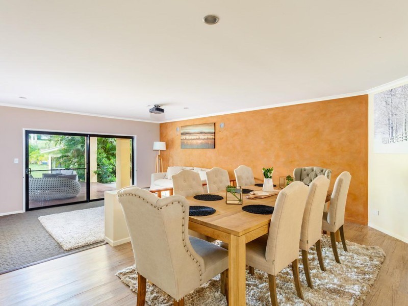 9 Oxford Court, Southside QLD 4570