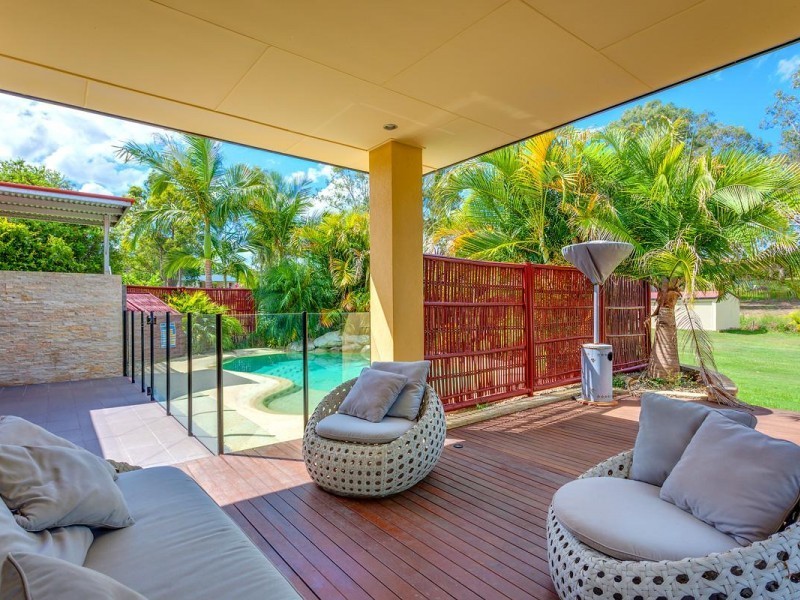 9 Oxford Court, Southside QLD 4570