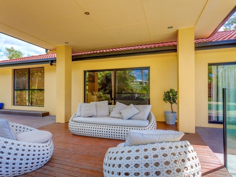 9 Oxford Court, Southside QLD 4570