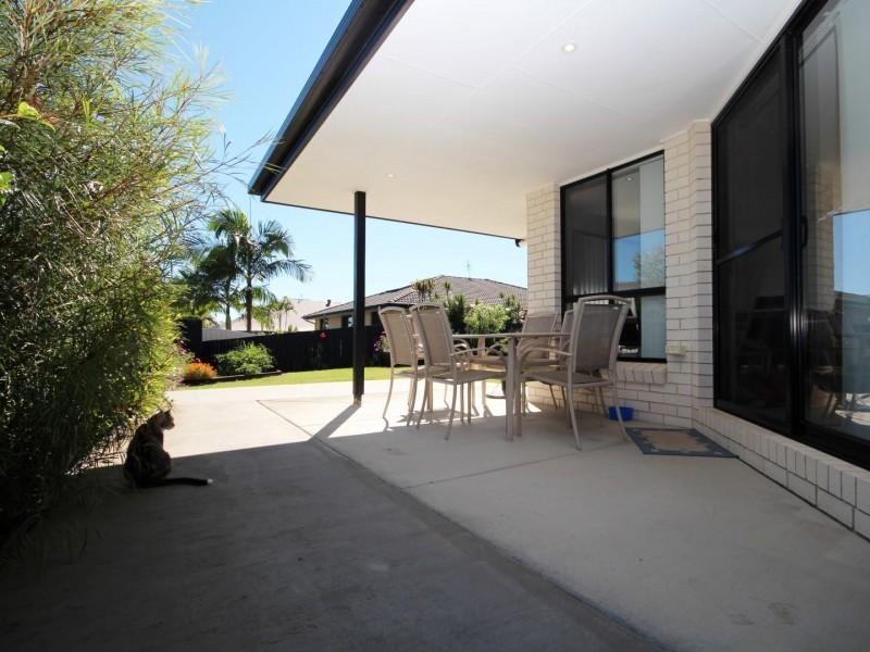 14 Hilltop Avenue, Southside QLD 4570