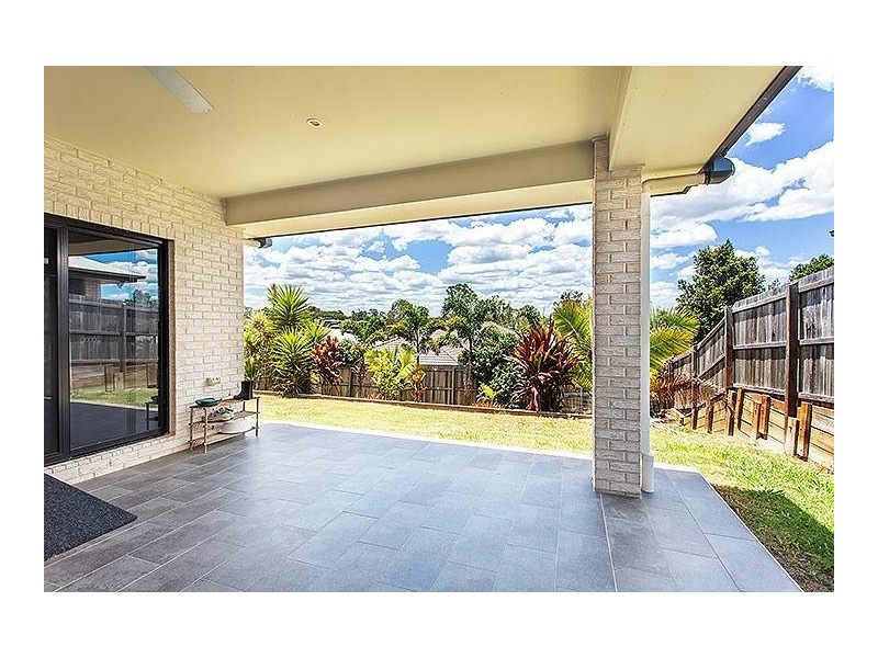 9 Principal Place, Jones Hill QLD 4570