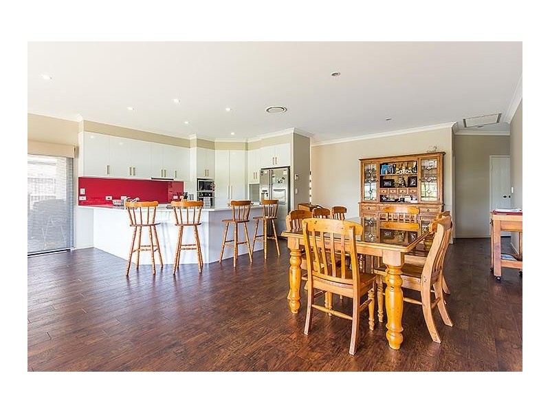 9 Principal Place, Jones Hill QLD 4570