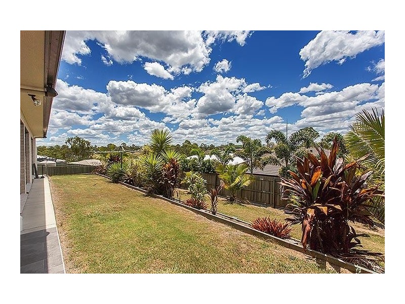 9 Principal Place, Jones Hill QLD 4570