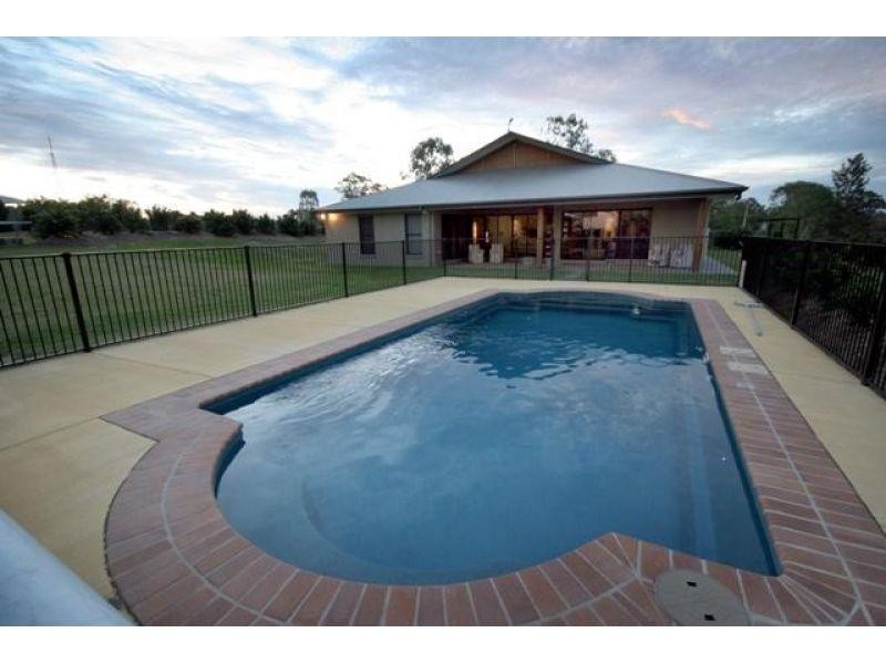 56 Fraser Road, Araluen QLD 4570