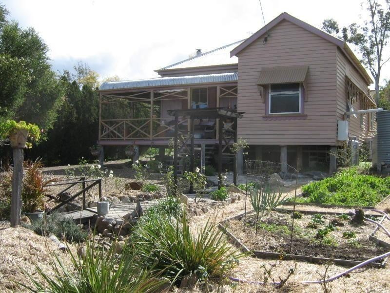 6 Laird Street, Goomeri QLD 4601