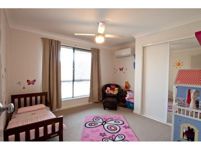 17 Haven Street, Southside QLD 4570