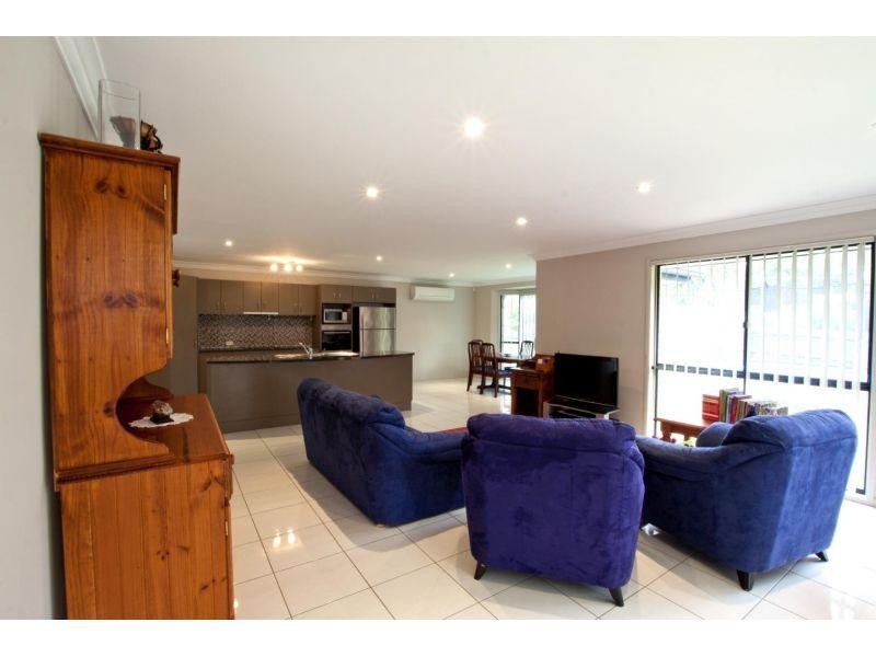 17 Haven Street, Southside QLD 4570