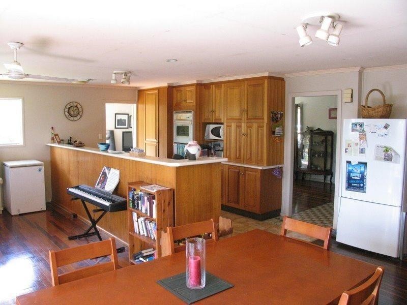 41 Watson Road, Southside QLD 4570
