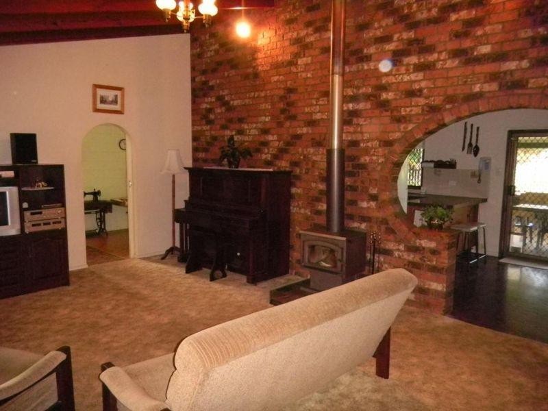 3 Daphne Street, Southside QLD 4570