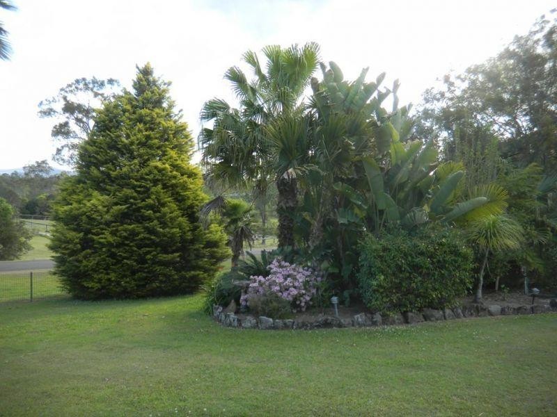 3 Daphne Street, Southside QLD 4570