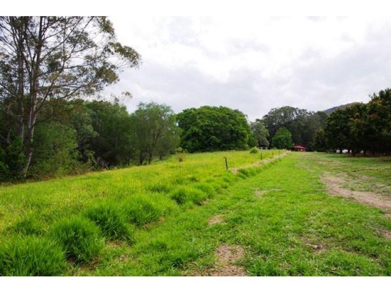 18 Mullins Creek Road, Goomboorian QLD 4570