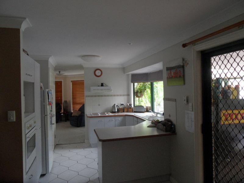 28 Emerald Drive, Southside QLD 4570