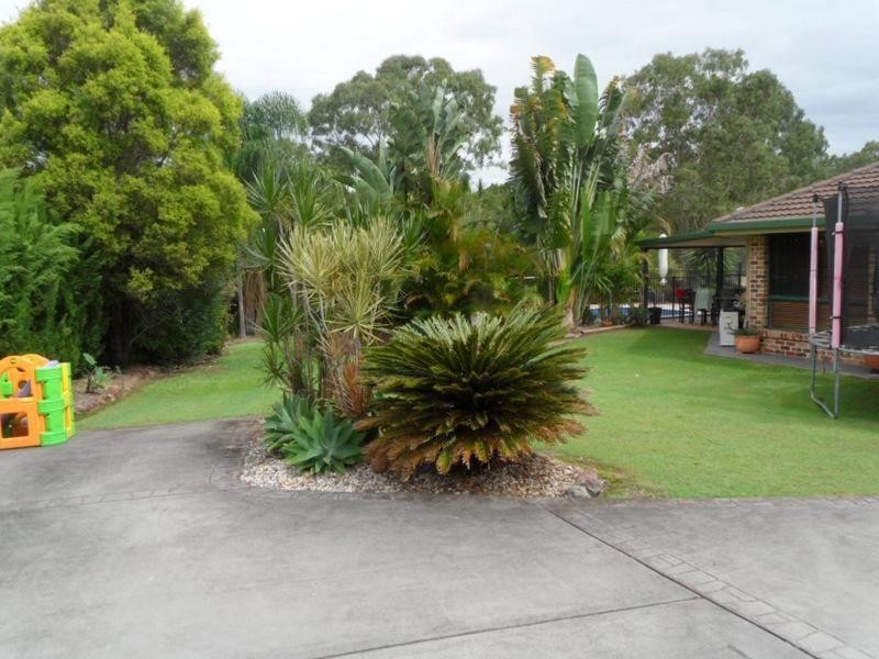 28 Emerald Drive, Southside QLD 4570
