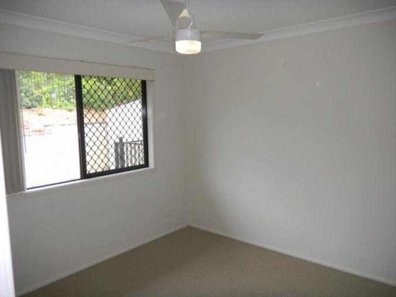 4 Federation Court, Southside QLD 4570