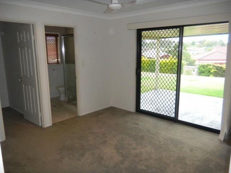 4 Federation Court, Southside QLD 4570