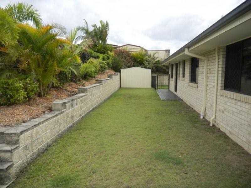4 Federation Court, Southside QLD 4570