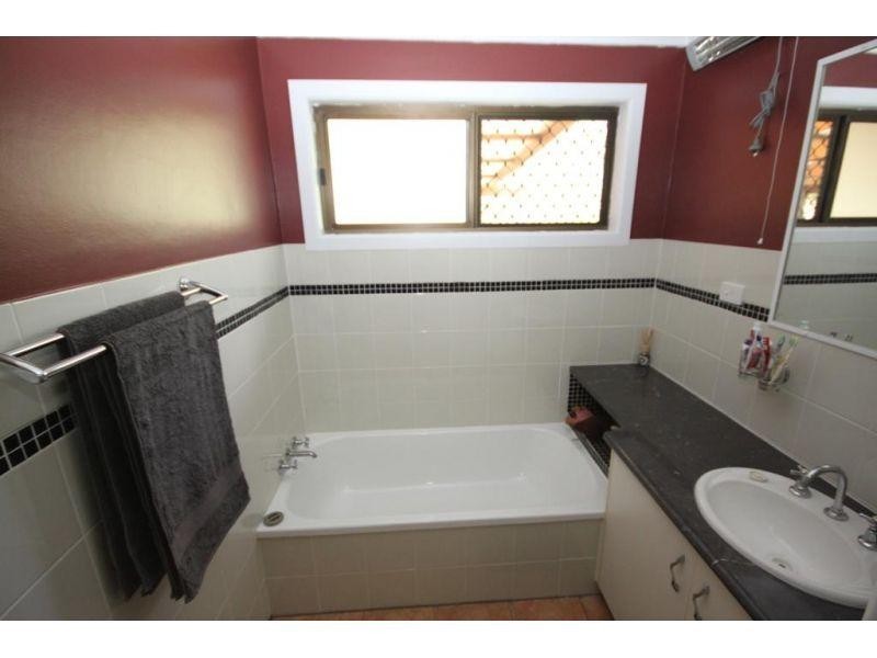 29 Johnstone Rd, Southside QLD 4570